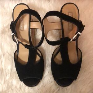 Antonio Melani Black and Tan wedge sandals